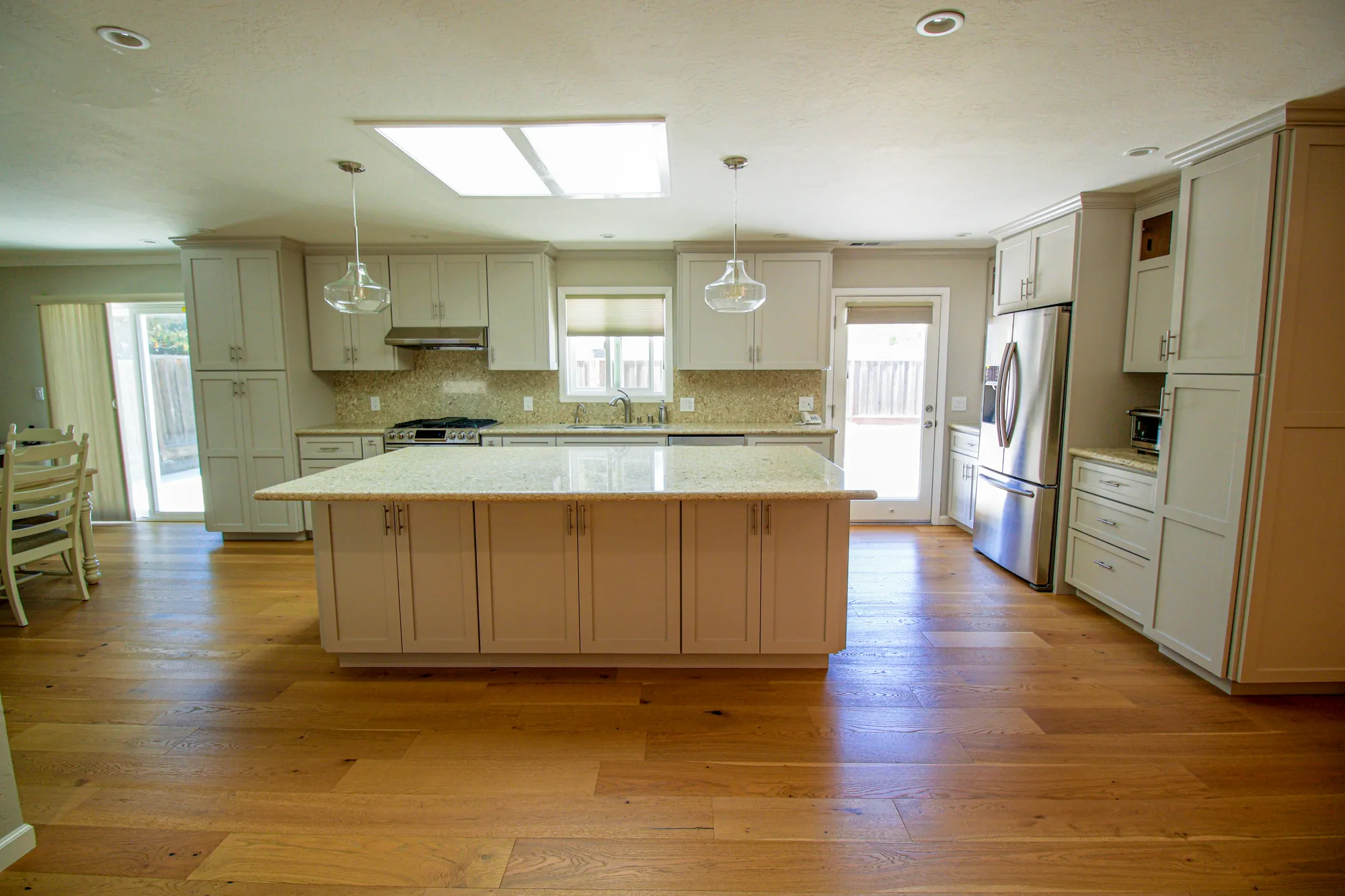 Oak island kitchen